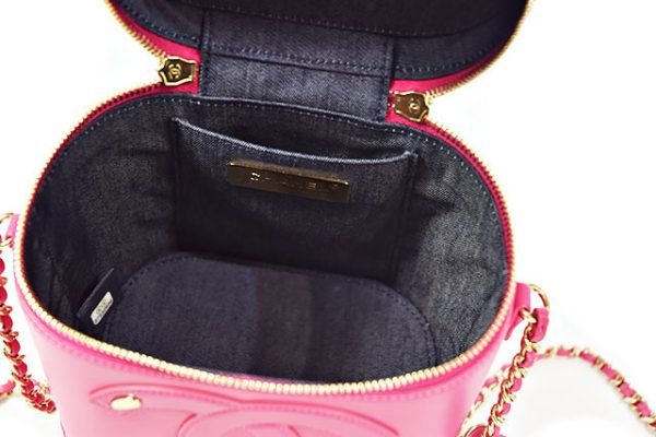 売切】シャネルの可愛いピンク色のバニティバッグ！30万円以下 