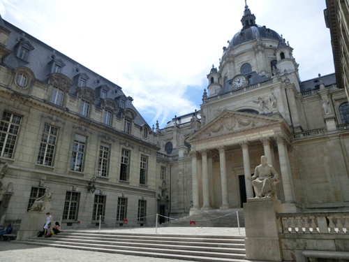 12世紀から続く 伝統のパリ大学 ソルボンヌ校 校舎